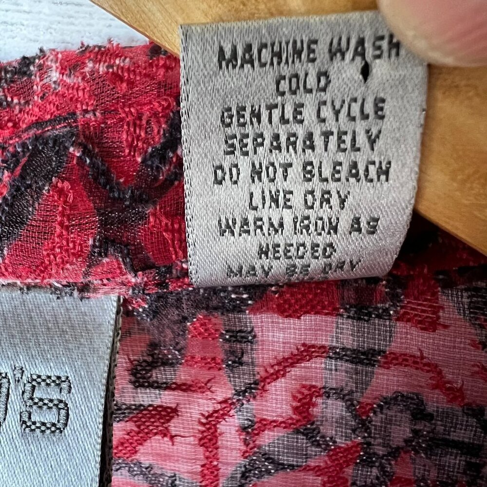Chicos Blouse Womens SZ 1 / M Red, Black & White Floral Bamboo Print Linen Blend - Picture 13 of 15
